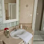 Hillside Pool House Holiday home *