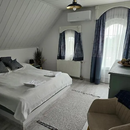 Hillside Pool House Semesterbostad Velence
