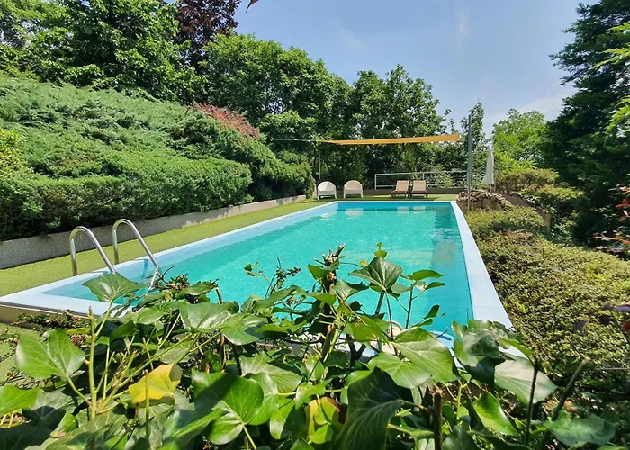 Semesterbostad Hillside Pool House