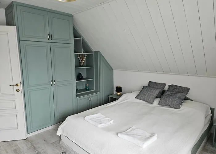 Hillside Pool House بيت للعطل فيلينس