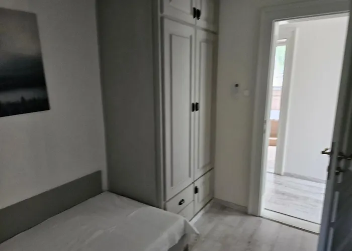 بيت للعطل Hillside Pool House *